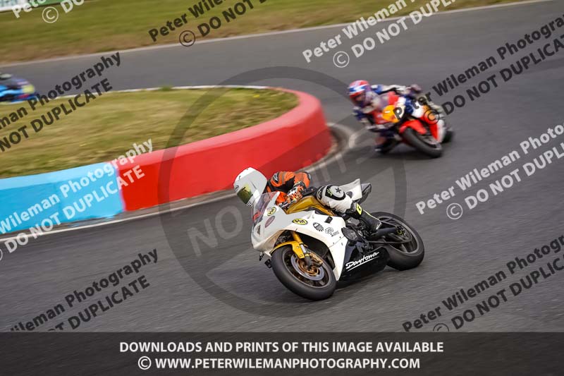 enduro digital images;event digital images;eventdigitalimages;mallory park;mallory park photographs;mallory park trackday;mallory park trackday photographs;no limits trackdays;peter wileman photography;racing digital images;trackday digital images;trackday photos